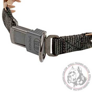 Special buckle of Pit Bull neck tech collar